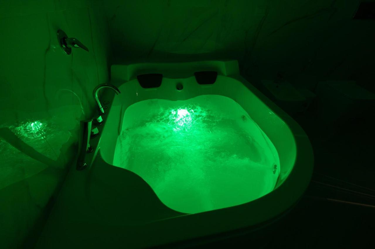 My Brilliant Home With Jacuzzi 2 Steps From St Toledo Napoli Eksteriør billede