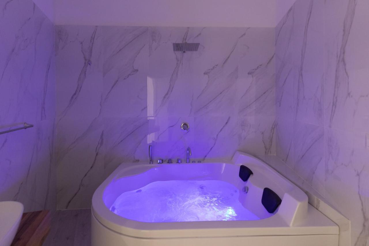 My Brilliant Home With Jacuzzi 2 Steps From St Toledo Napoli Eksteriør billede